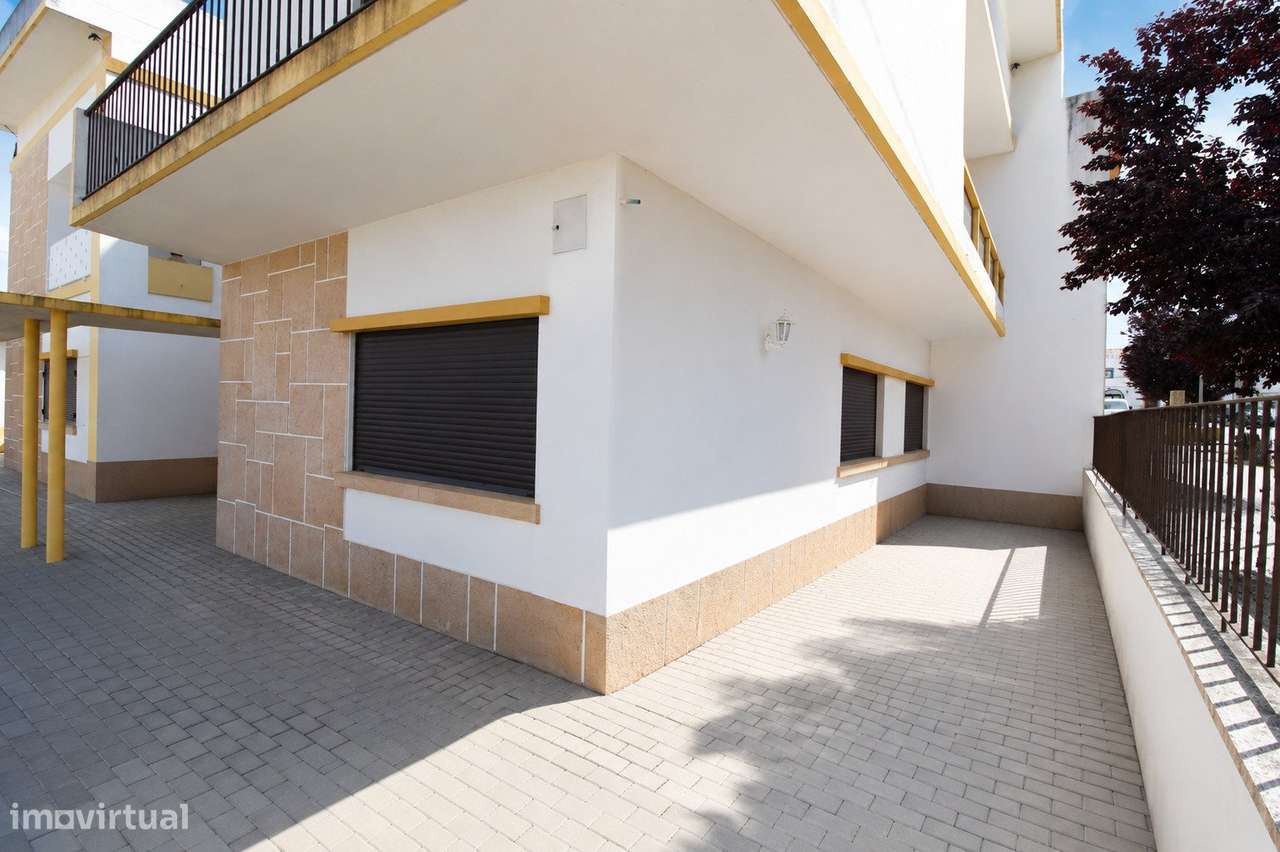 Moradia de Prestígio com T1 Independente, Terraço Panorâmico e Exce...-31
