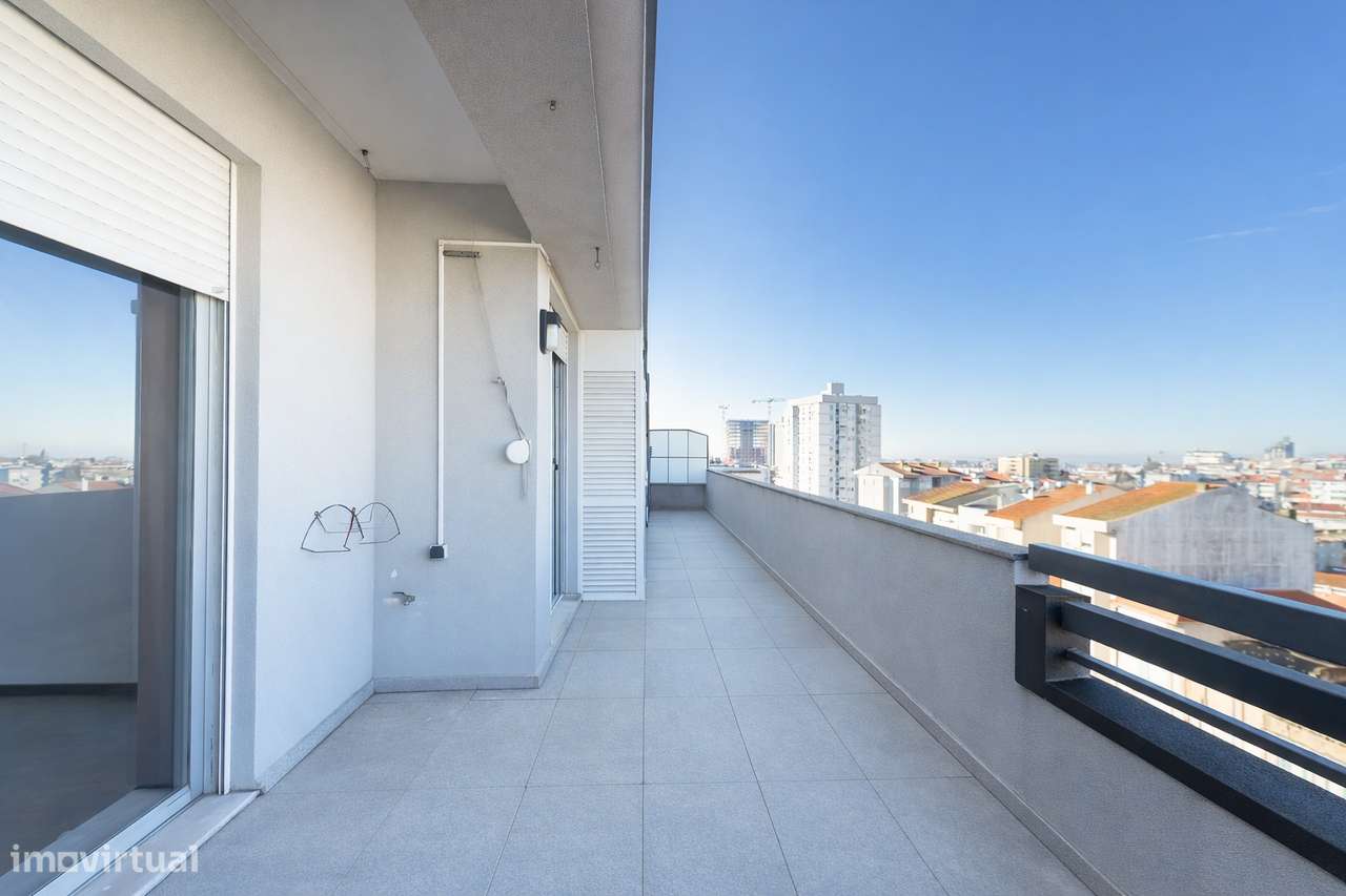 T5 Penthouse na Av Fernão Magalhães - Centro do Porto com Terraço-29