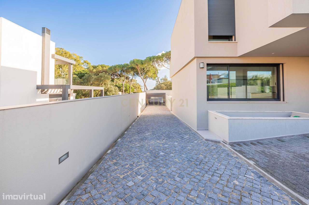 Moradia T3 Moderna de Acabamentos Premium-44