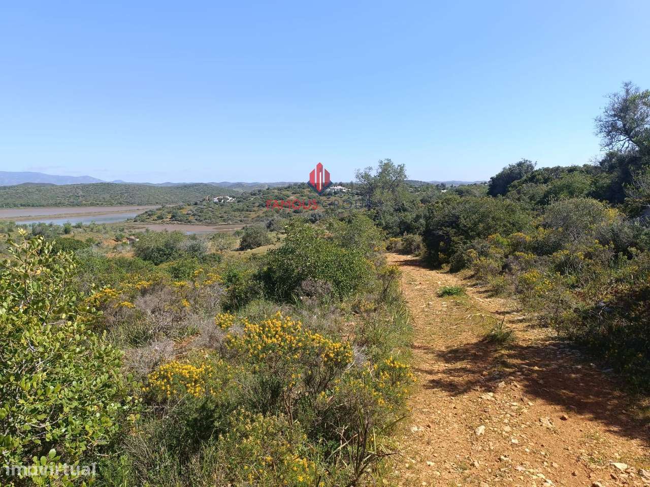 Quinta com 9 Hectares , junto ao rio Arade excelente investimento-47