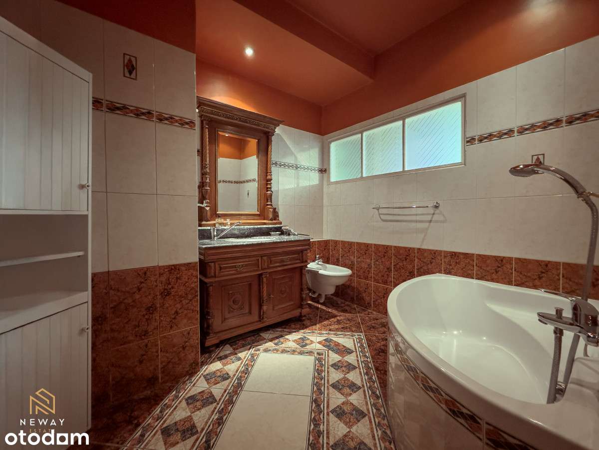 Apartament w modernistycznej kamienicy z balkonem-11