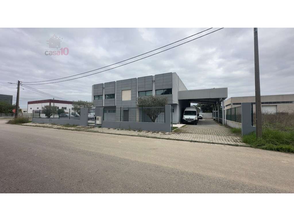 Vende-se armazém Pinhal Novo com excelente localização a 28 minutos... - Grande imagem: 4/40