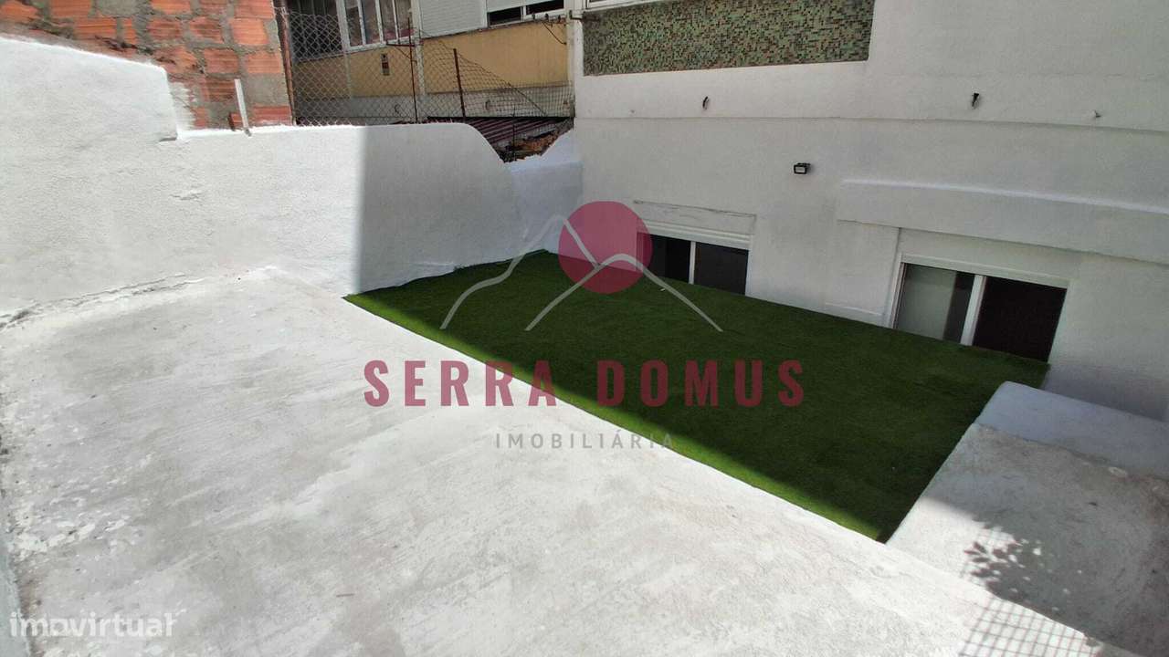 Apartamento T1+1 de 46 m² com logradouro de 20 m² em Sacavém-9