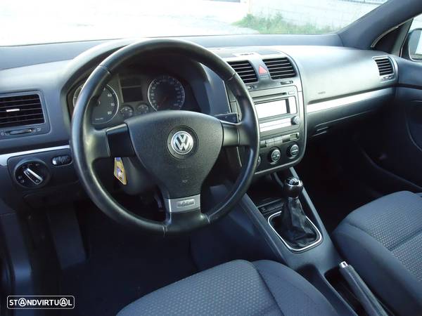 VW Golf 1.6 FSi Sport - 6