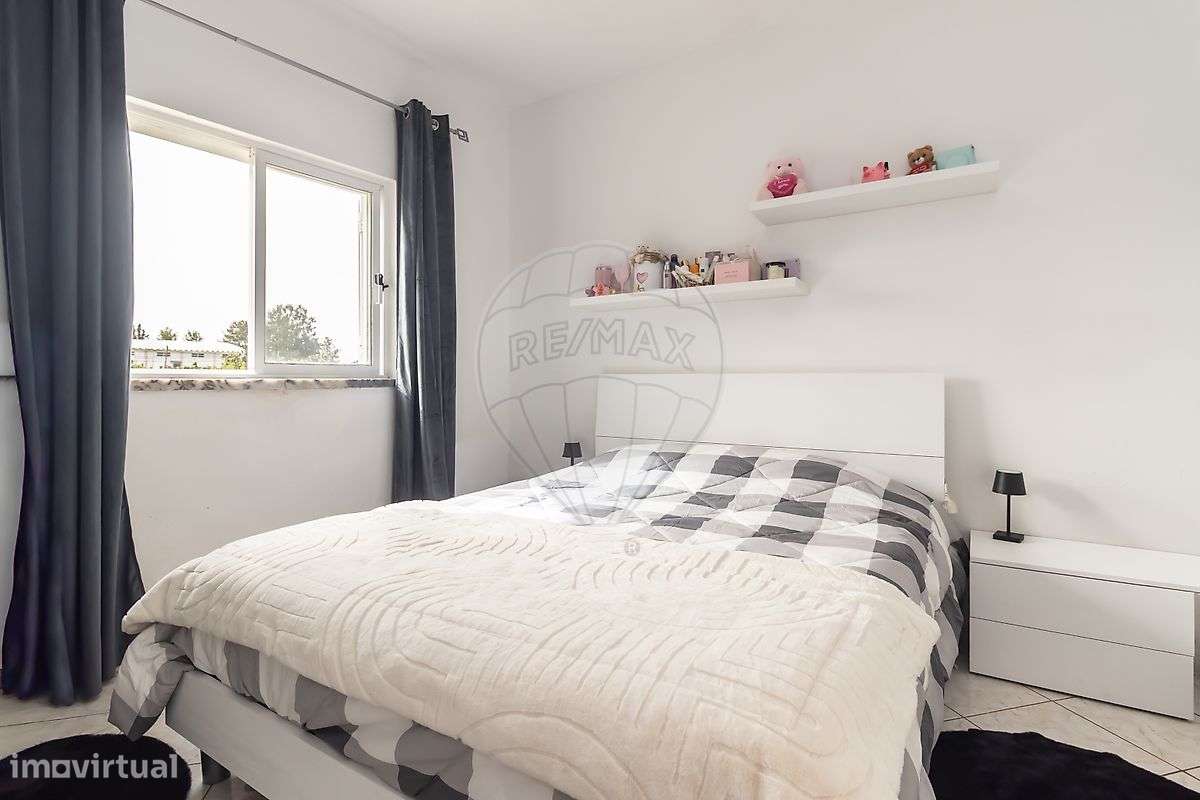 Moradia T5 + Moradia T2 | Terreno 3.717 m² | Azeitão-47