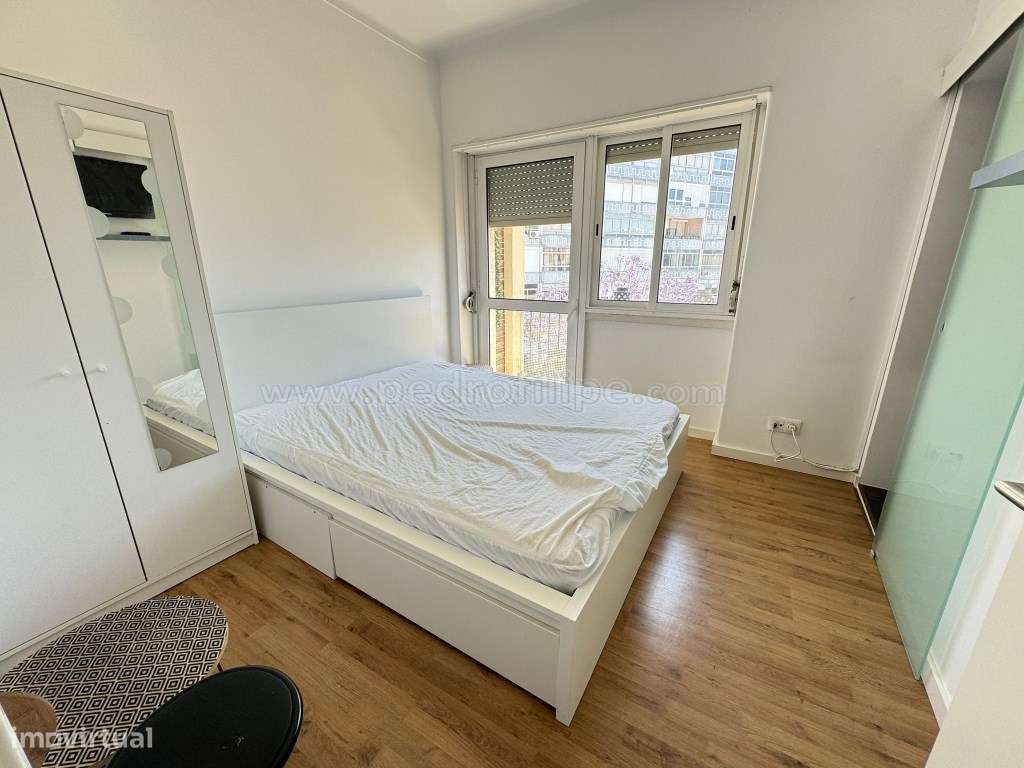 Apartamento T2 remodelado no centro da vila-8