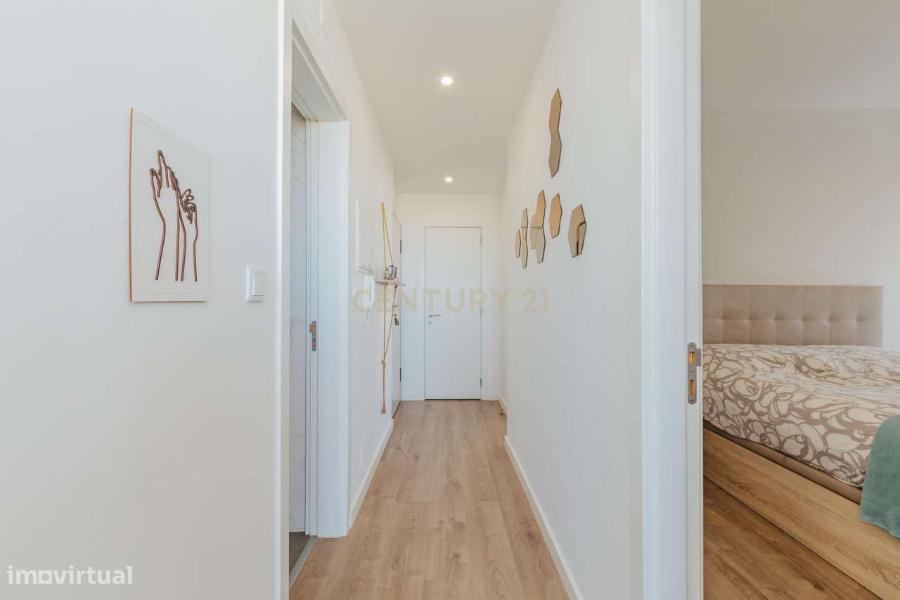 Apartamento T2 Totalmente remodelado com vista desafogada-6