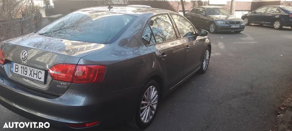 Volkswagen Jetta 1.6 TDI DPF DSG Highline - 3