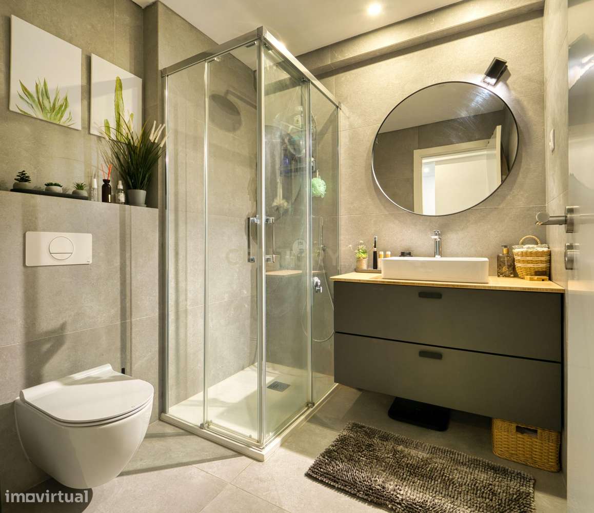 Apartamento  T1 - totalmente remodelado - Elevador-  S. António Capari-9