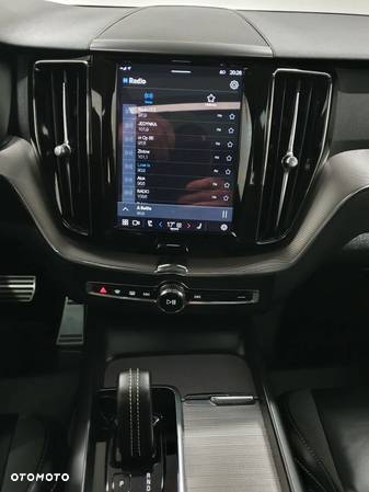 Volvo XC 60 B4 D R-Design - 13