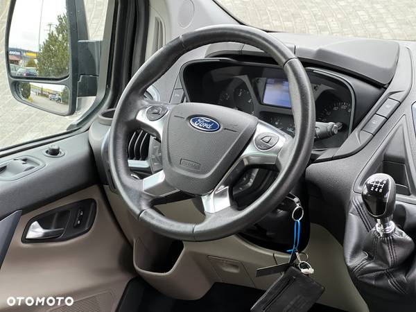 Ford Tourneo Custom 300 L2H1 VA Titanium - 16