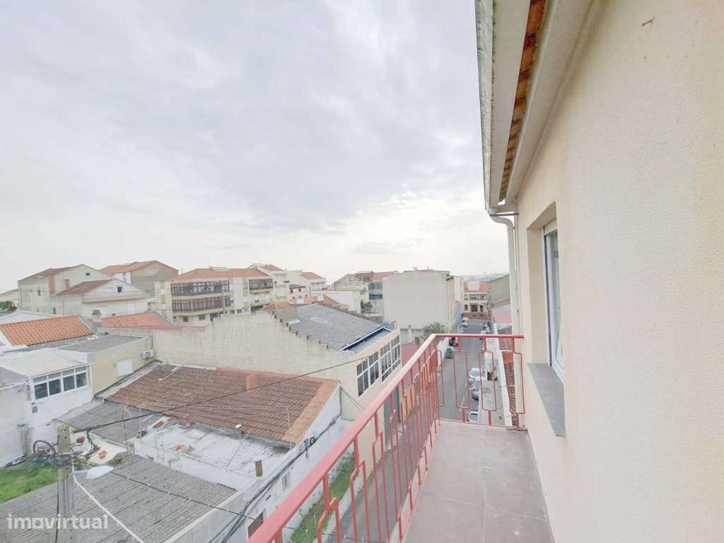 Apartamento T2 com varanda para venda em Camarate, Loures - Lisboa-20