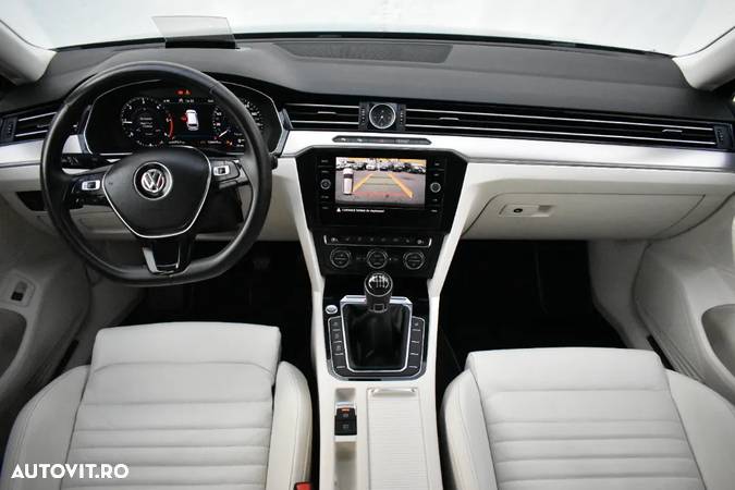 Volkswagen Passat Variant 2.0 TDI Comfortline - 9