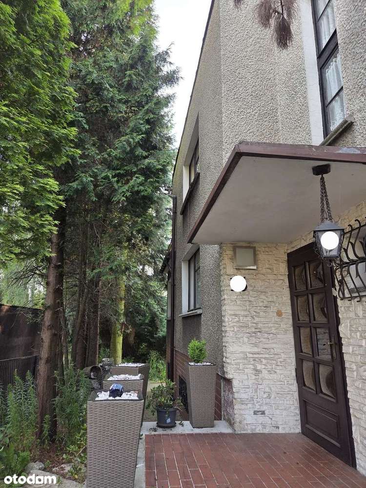 Atrakcyjny dom z piwnicą i garażem, w spokojnej dzielnicy Osada Jana.