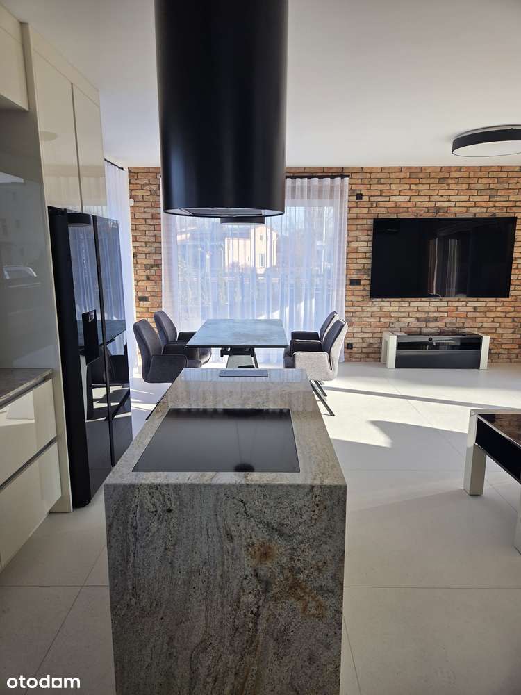 Grunwald - Gotowy, Umeblowany, Wysoki Standard Wykończenia, Garaż-2