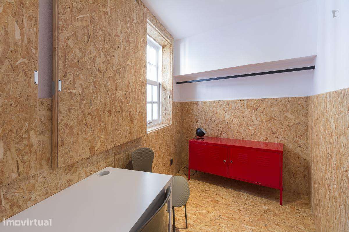 Quarto - localizado em Baixa Coimbra - Grande imagem: 4/10