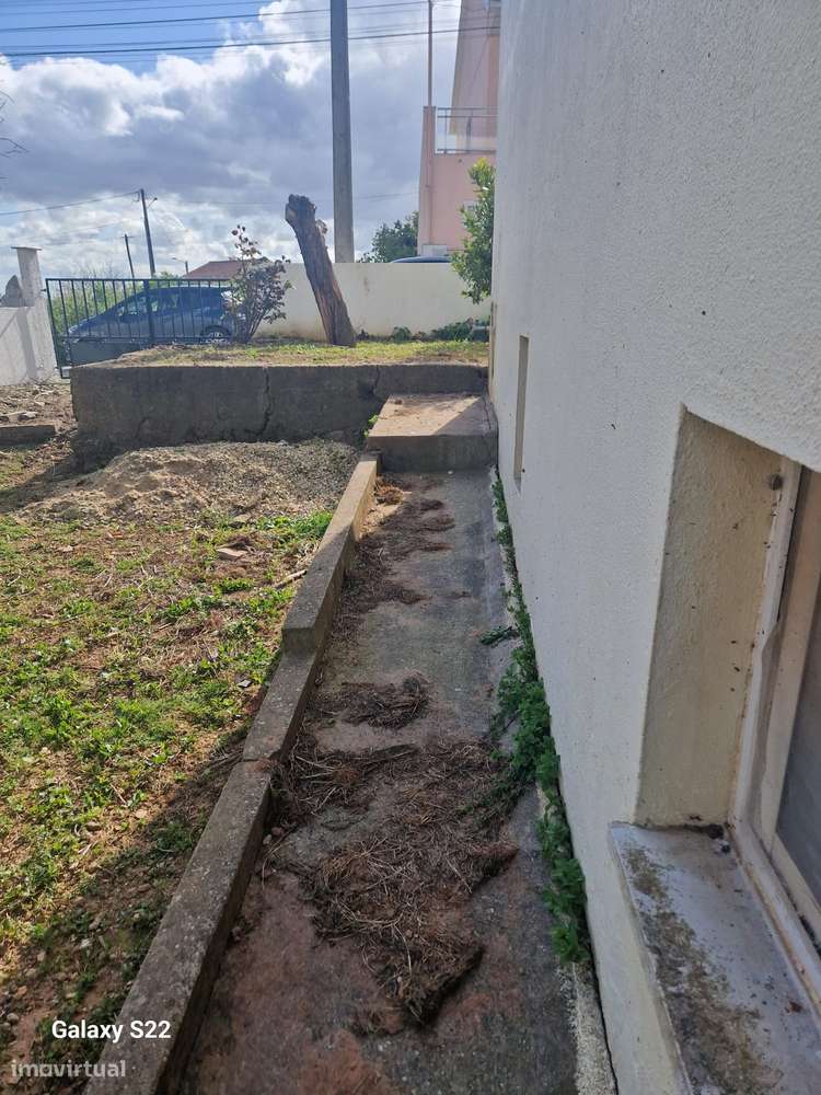 Moradia com 4 frações 2xT3 2 2x T2, terreno vista de rio e natureza-15