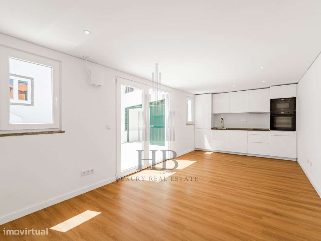 Andar de Moradia T2 + Anexo T1 Independente | Vista Mar e Serra | P...-51