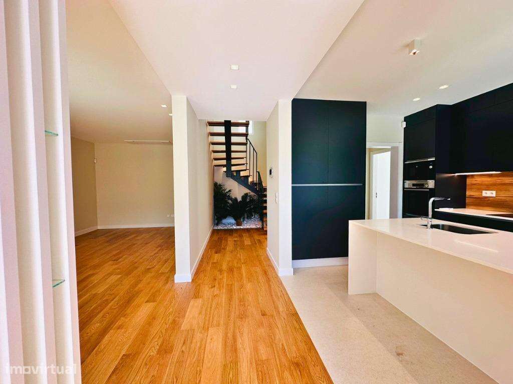 Moradia T3 Moderna com 3 Suítes no Centro do Funchal – Zona do Til-15