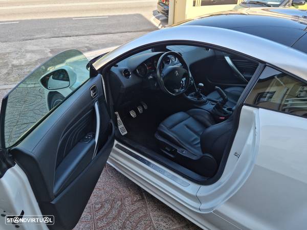 Peugeot RCZ 2.0 HDi 135g - 19