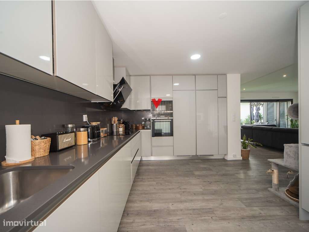 Penthouse T4 Exclusiva com Vista Rio | Terraço Privativo e Acabamen...-7