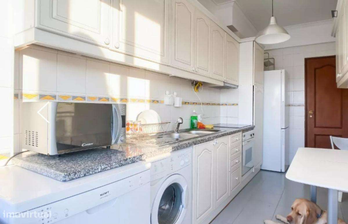 Quarto - localizado em Lumiar Lisbon - Grande imagem: 3/10