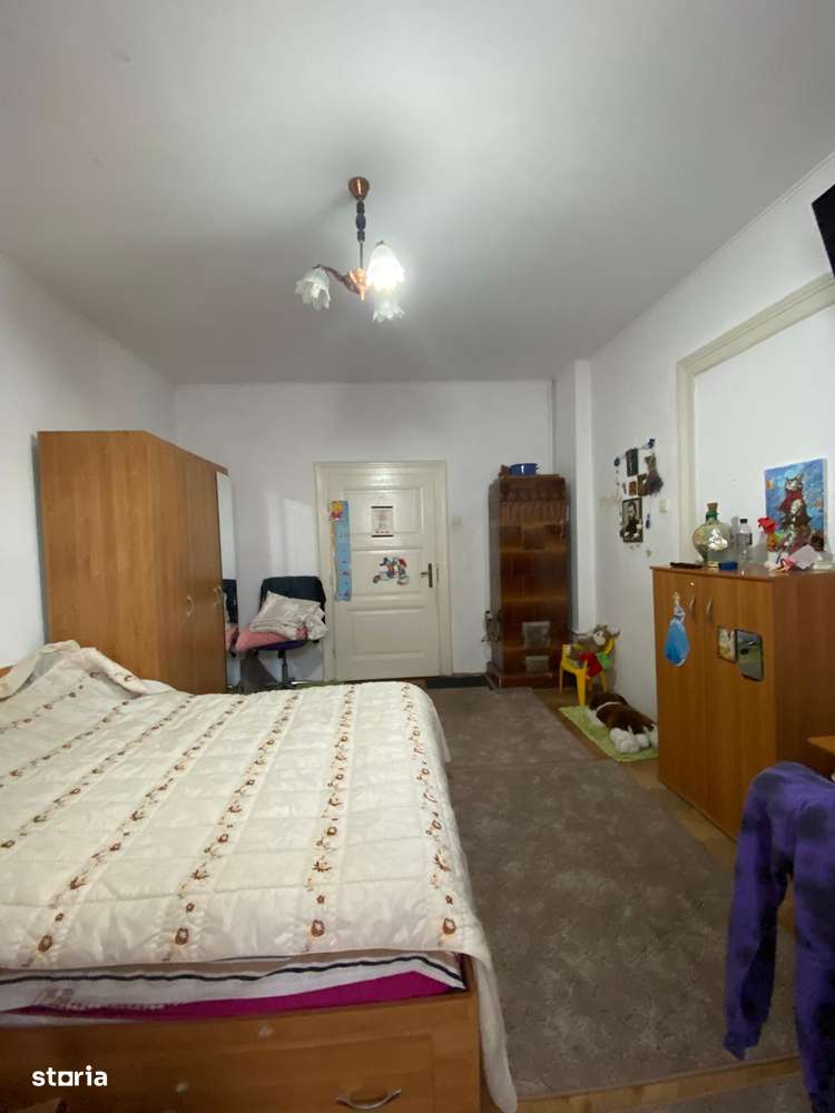 Apartament cu 4 camere la etajul 1 in zona Orasul de Jos-6