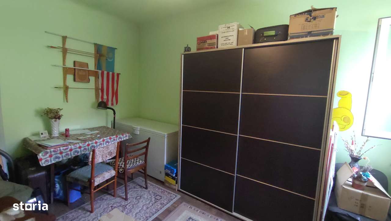 Vand casa cu 3 camere in cartierul Dambul Rotund-4