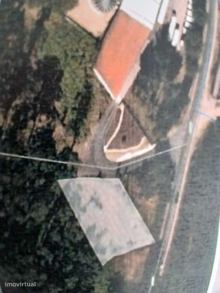 Este terreno, de 1.200 m2, próximo da Avicasal, São Pedro do Sul - Grande imagem: 1/5
