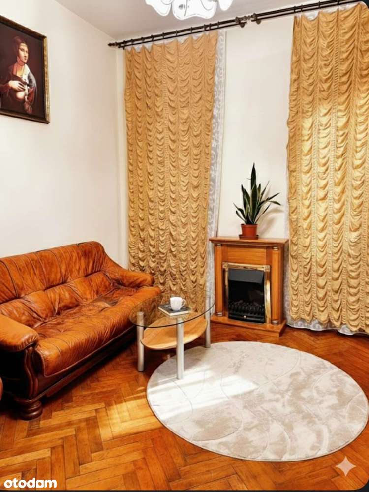 Duża klimatyczna kawalerka z antresolą, balkonem przy ostrowie Tumskim - Pełny obrazek: 2/16