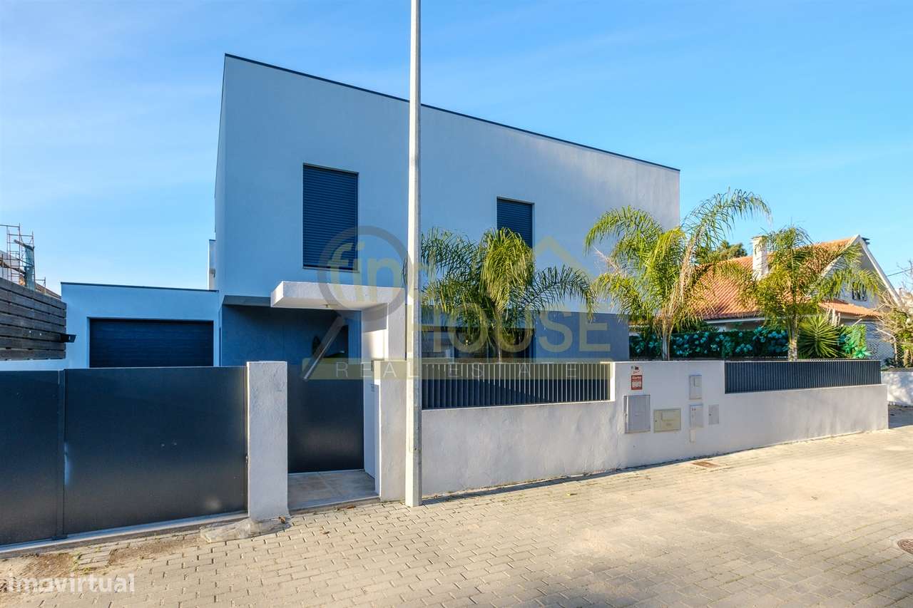 Moradia Isolada V3 com piscina junto à Herdade da Aroeira-42