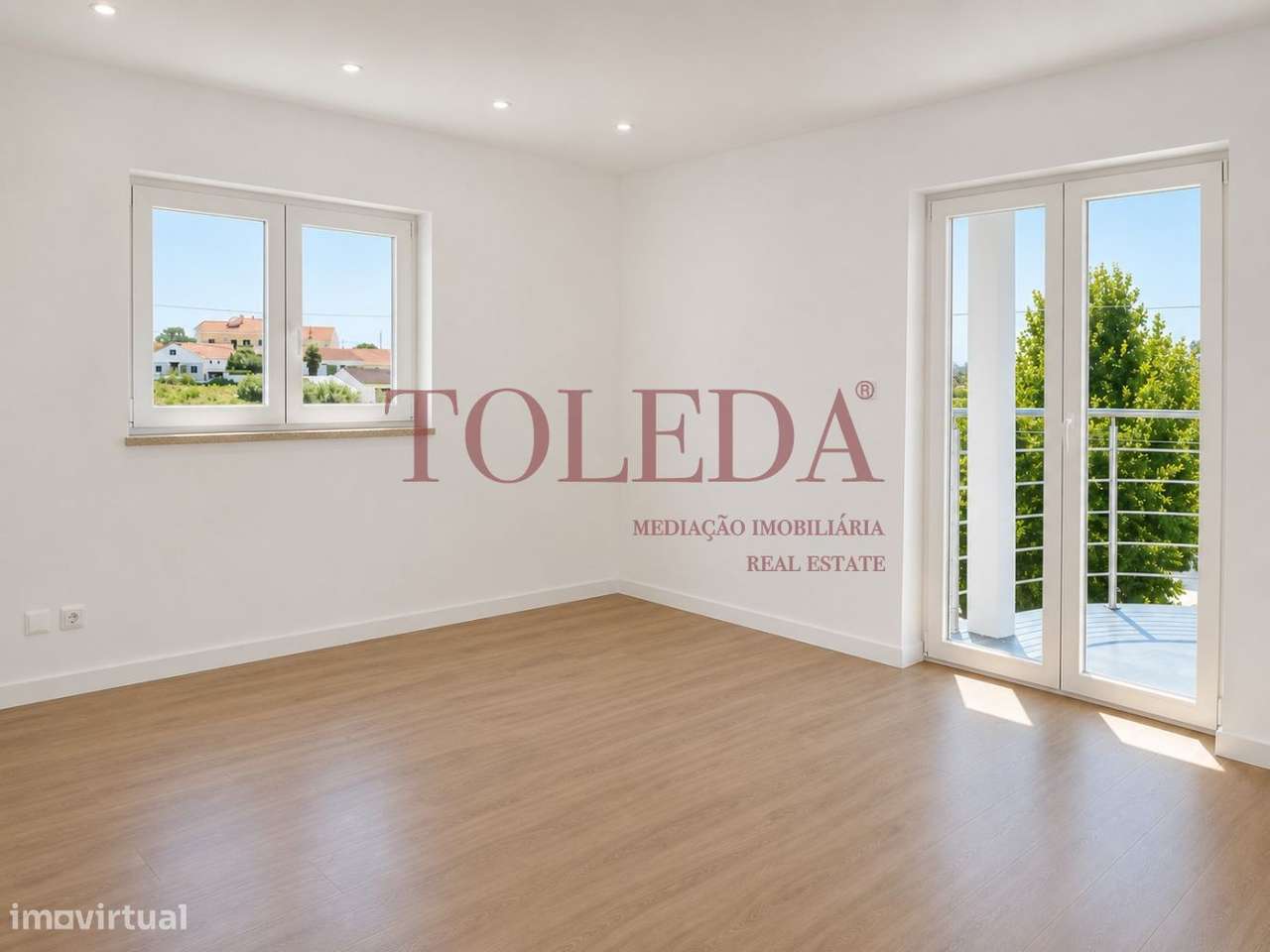 Moradia Isolada T5 com lote de 850m2-10