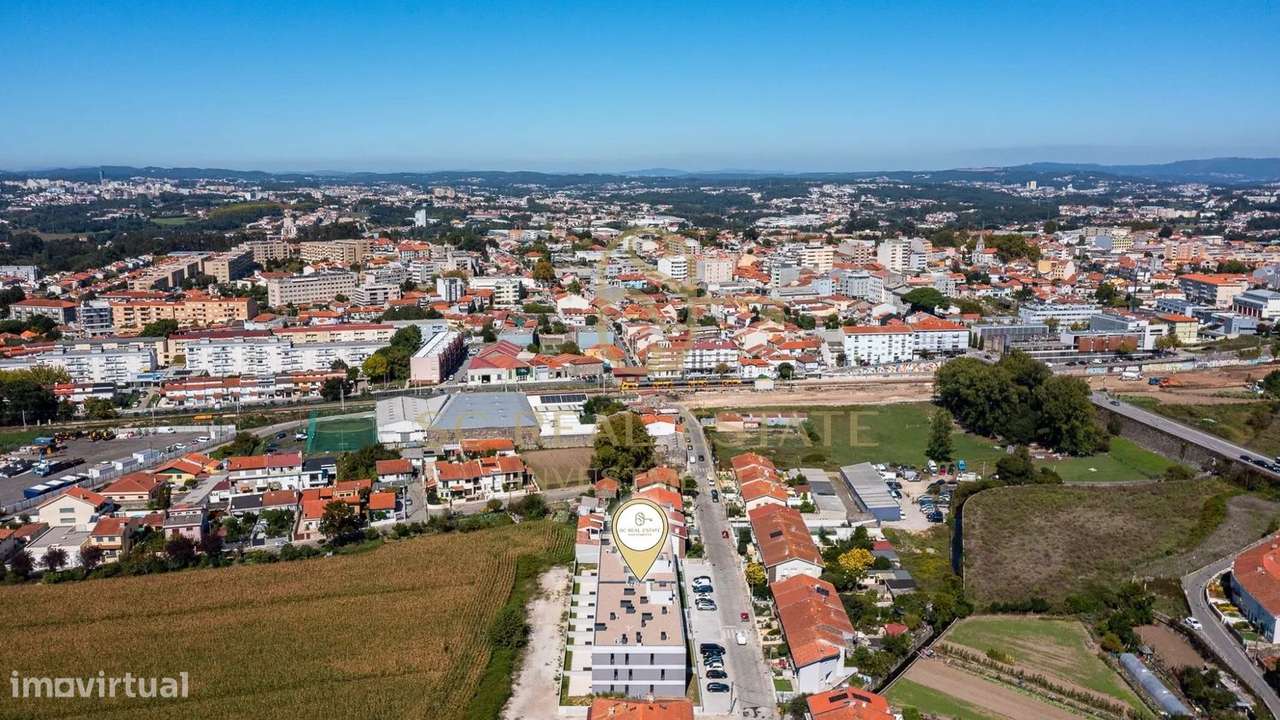 T2 Novo a estrear, 2 Suites, Varanda a Poente em São Mamede Infesta-36