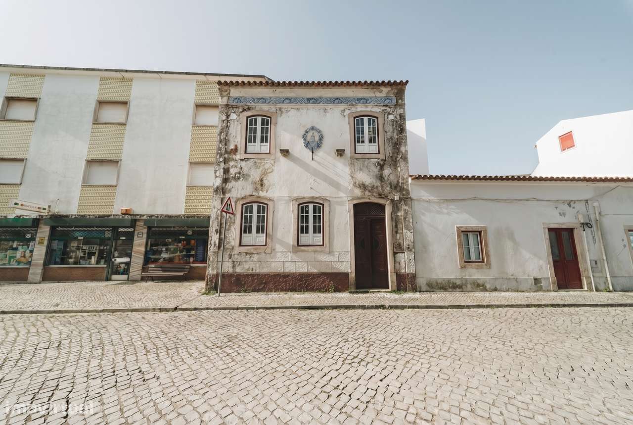 Moradia Para Reconstrucao No Centro De Minde