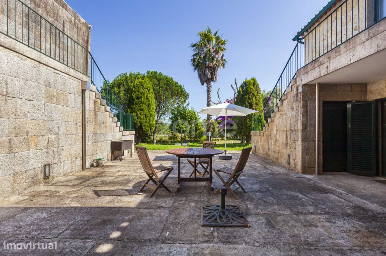 Moradia T5 Renovada com Piscina e Jardim, em Viana do Castelo - Grande imagem: 4/53