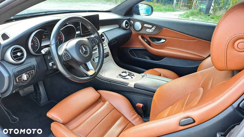 Mercedes-Benz Klasa C 300 Coupe 7G-TRONIC - 32