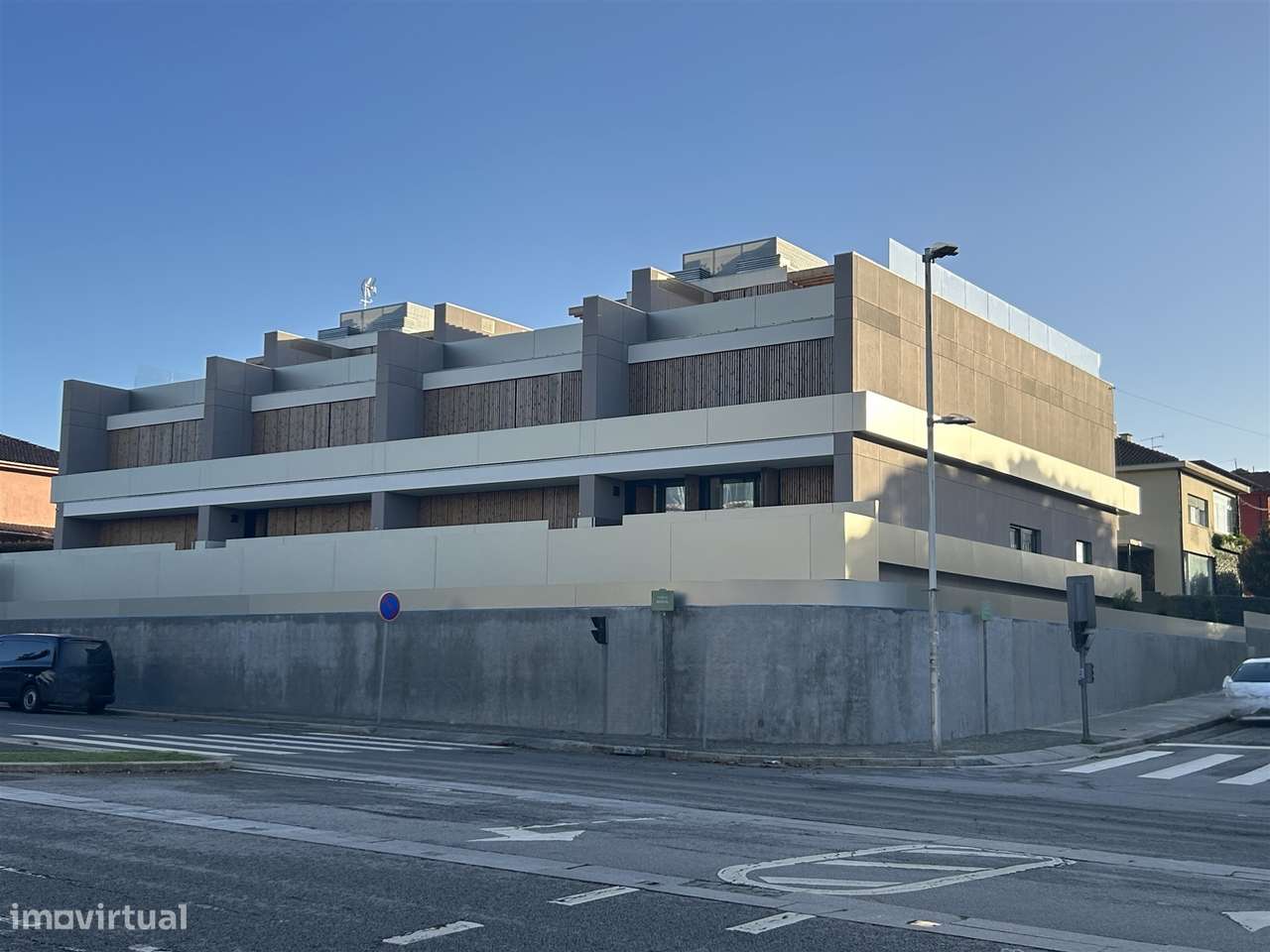 T4+1 Triplex c/ piscina junto à praia na Foz do Douro - Grande imagem: 4/8