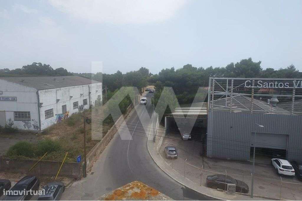 Excelente oportunidade de Negócio Terreno/ Armazéns para desenvolver e - Grande imagem: 4/35