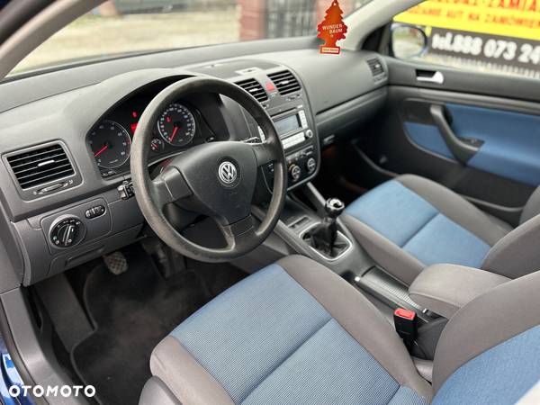 Volkswagen Golf - 6