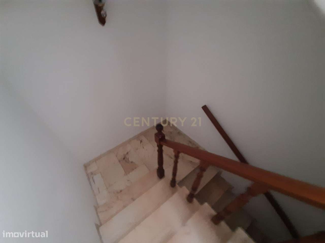 Espetacular Moradia T3 em Lousa com Garagem e Varandas-34