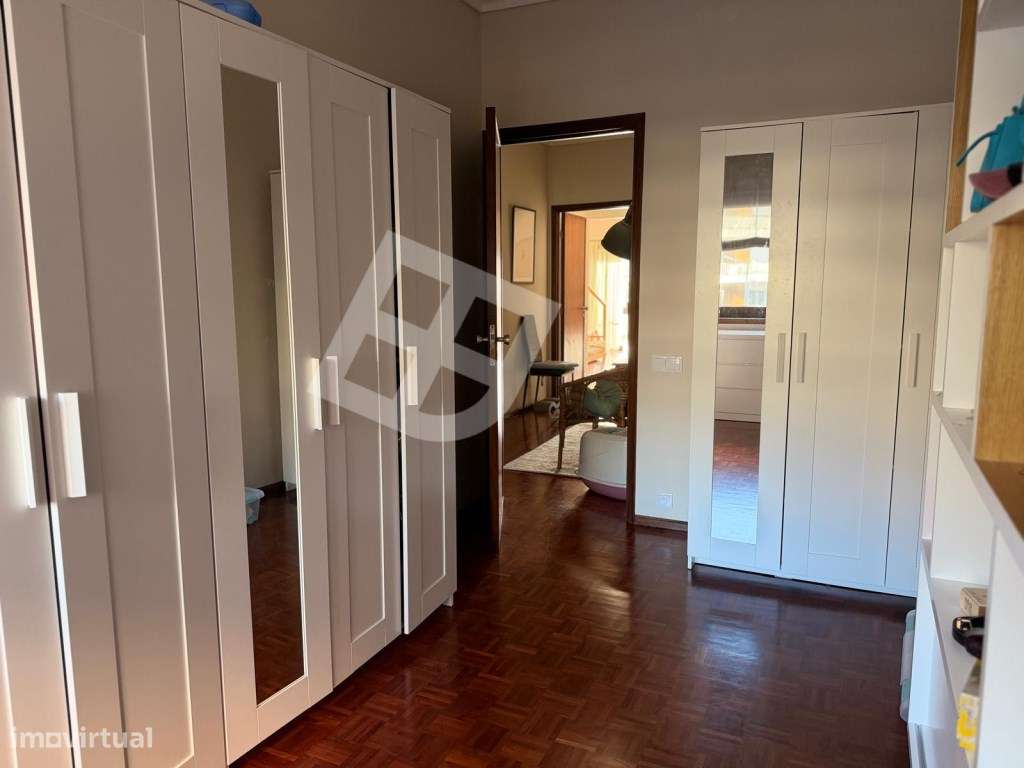 Apartamento T4 c/ Varanda - Av. Lourenço Peixinho-29