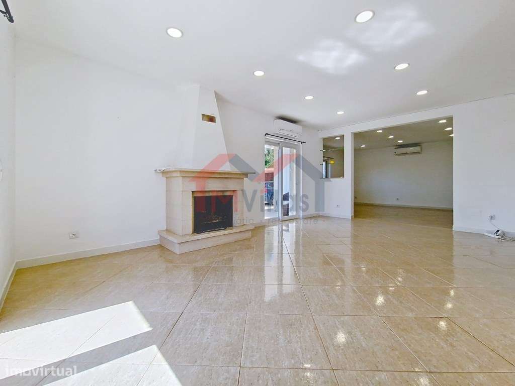 Moradia V3 com anexo T2 - Alcantarilha - Grande imagem: 3/46