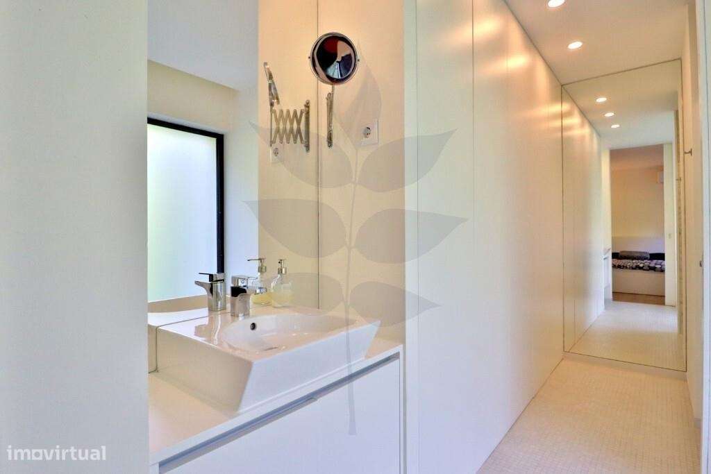 Apartamento T4 em Celeirós | 4 Suites | Garagem para 2 Viaturas-13