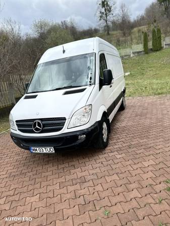 Mercedes-Benz Sprinter - 2