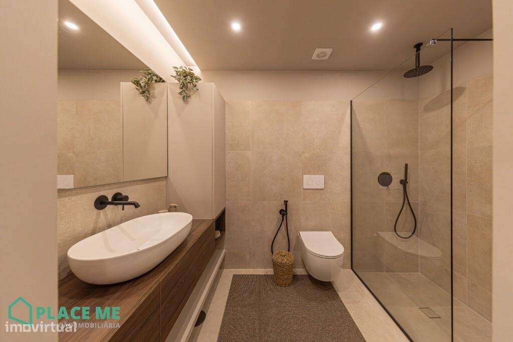 Apartamento T0 NOVO em condomínio fechado junto ao Parque da Rodovia-17