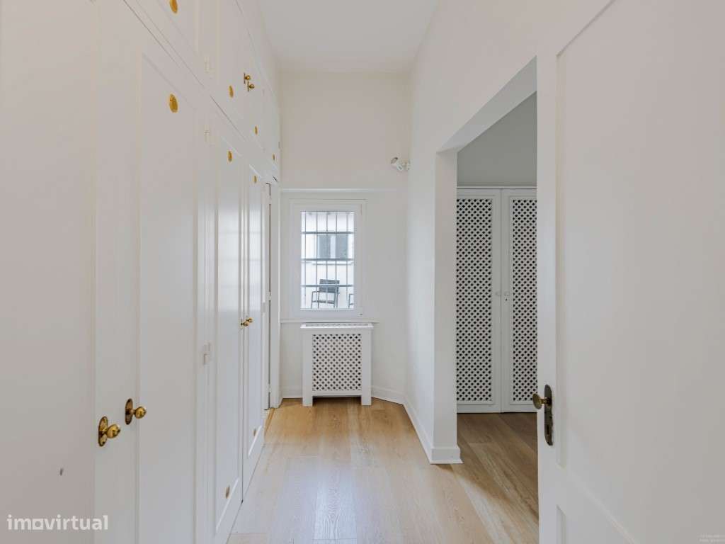 Moradia Independente T4, jardim e piscina, Estoril-9