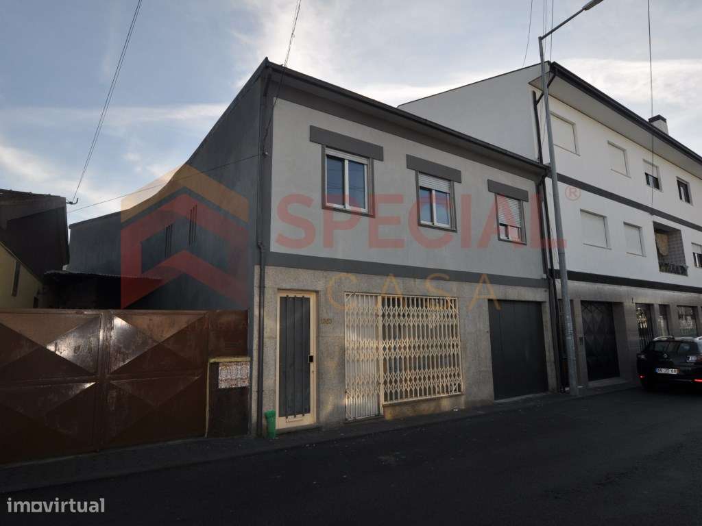 Moradia + Armazém no Centro de Avintes - Grande imagem: 1/25