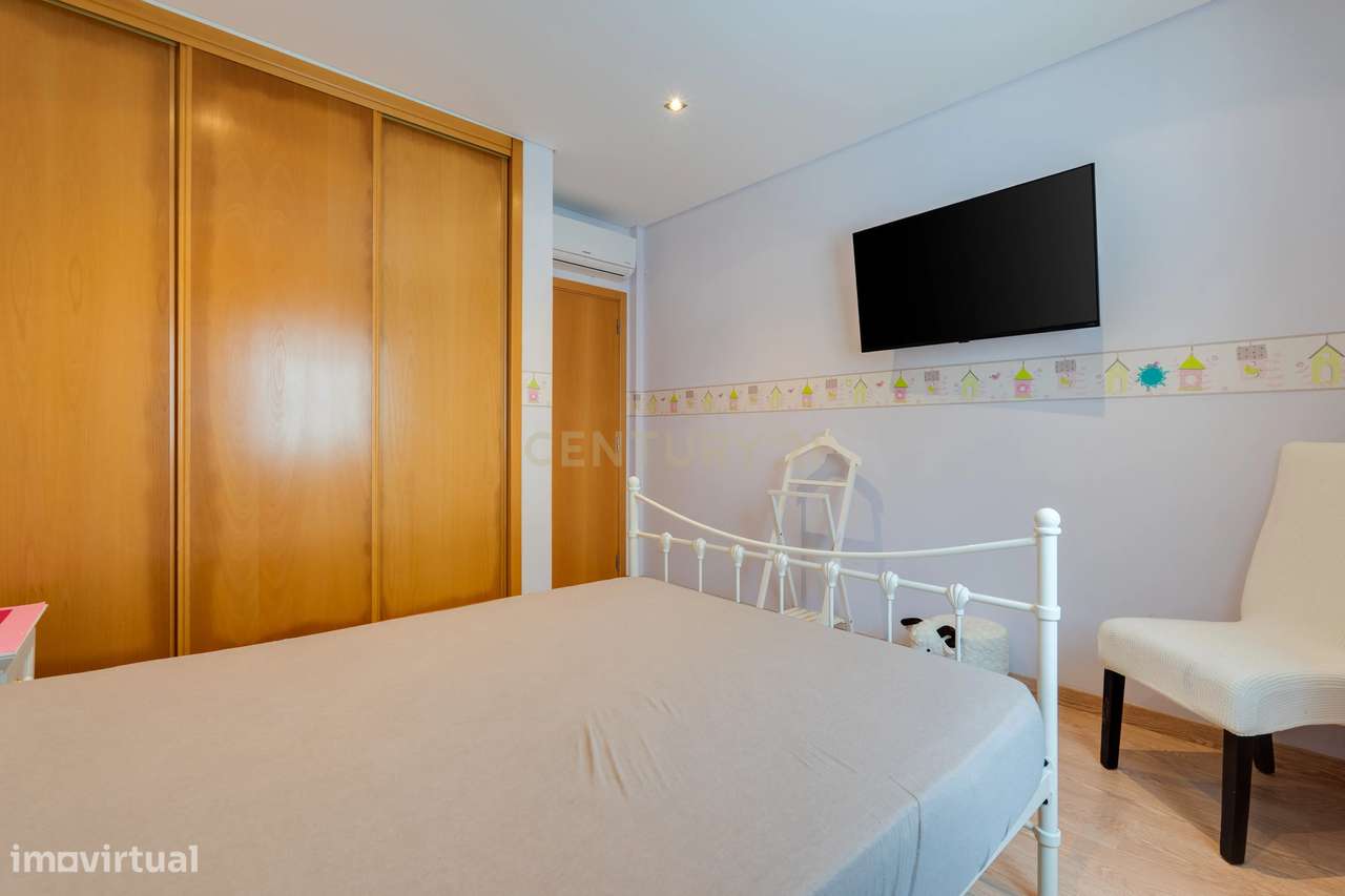 Moradia isolada moderna T3 com cave de 90 m2 em Mexilhoeira Grande, Po-12