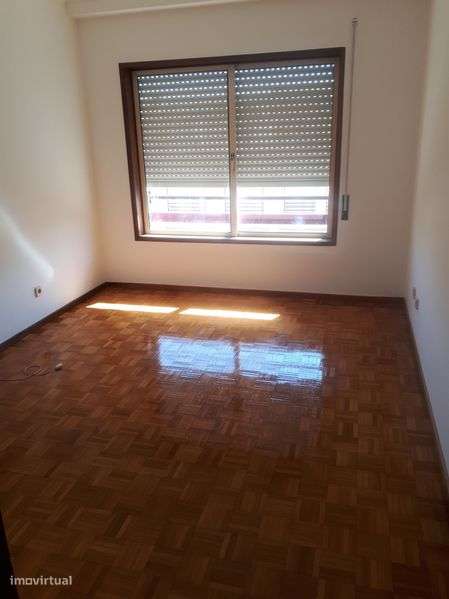 T 3 zona metrô Com garagem - Grande imagem: 4/10