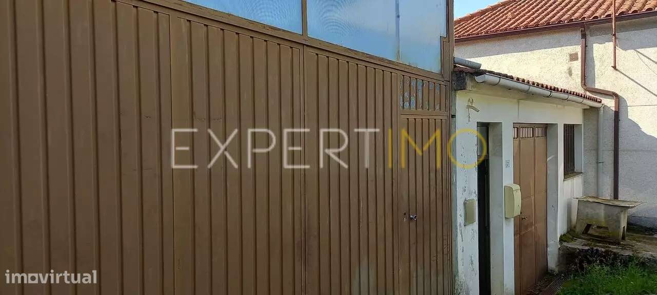 Casa Centenária em Pedra para Renovação – P. Natural de Montesinho - Grande imagem: 1/13